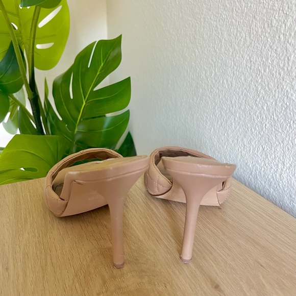 Steven Madden Quilted Pattern Square Toe Tan Beige Skinny Heel Trendy Style - Picture 7 of 8